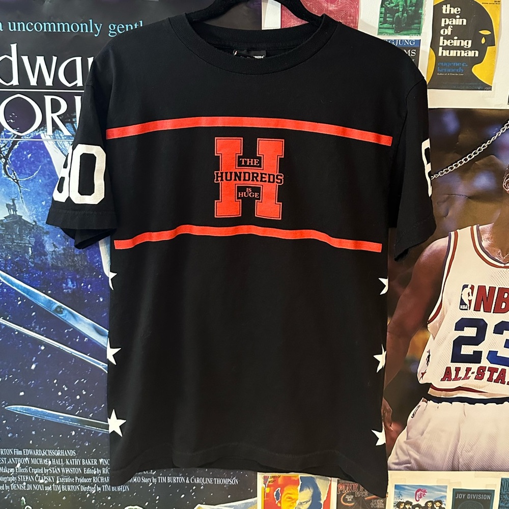 the hundereds Y2K unisex s/s graphic t-shirt, men's size medium.